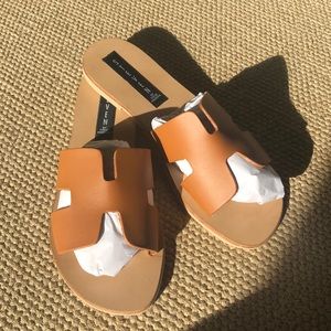 Steven Greece Slides Cognac 7.5